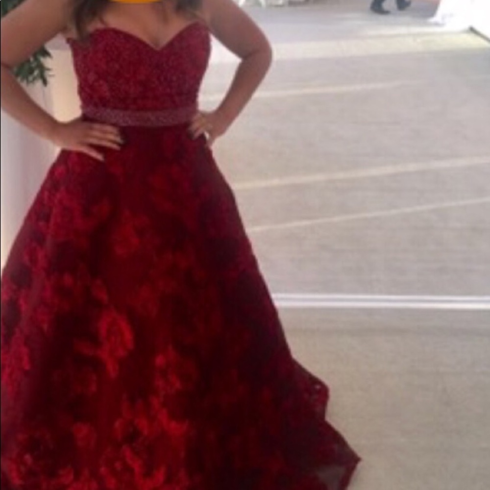 Dress - Picture 3 of 4